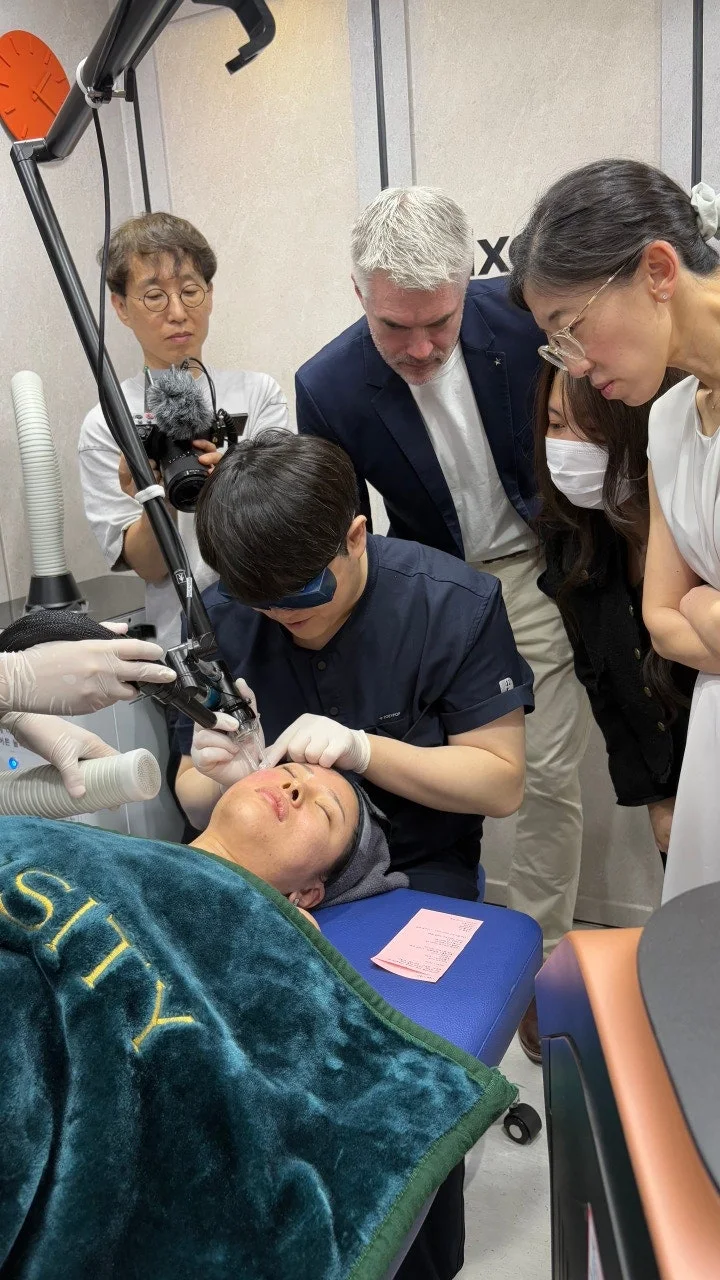 为来访医生主持实操课程